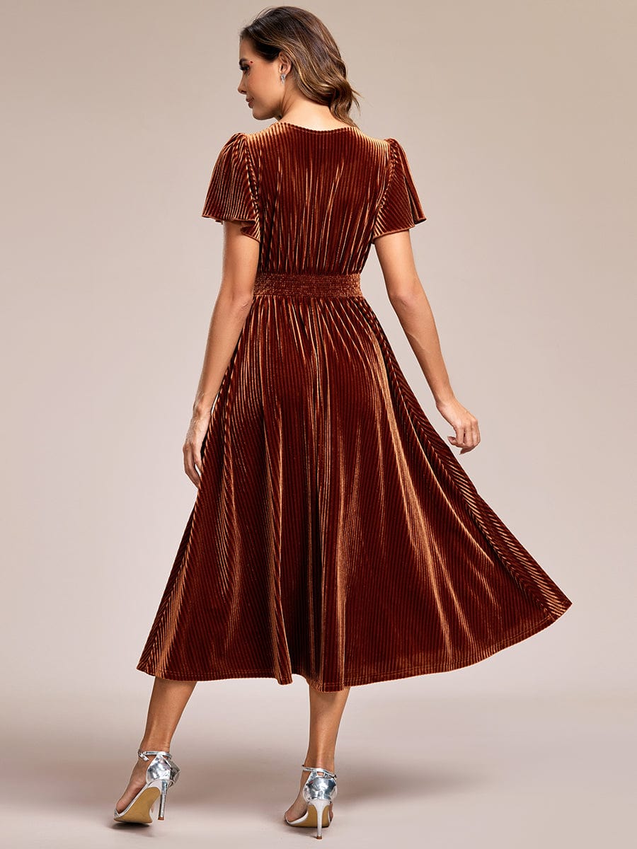 Elegant V-Neck Velour Midi Dress with Short Sleeves and Waist Detail