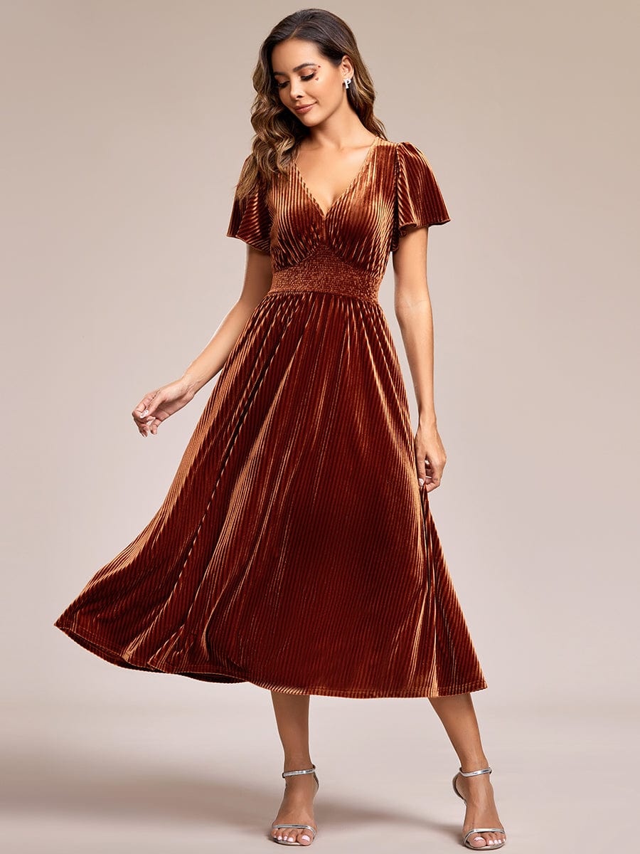 Elegant V-Neck Velour Midi Dress with Short Sleeves and Waist Detail