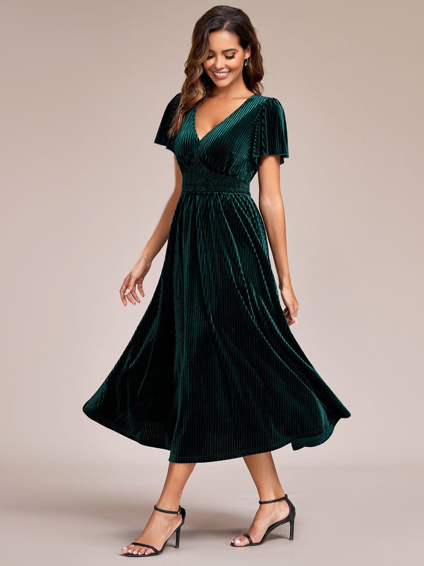 Elegant V-Neck Velour Midi Dress with Short Sleeves and Waist Detail